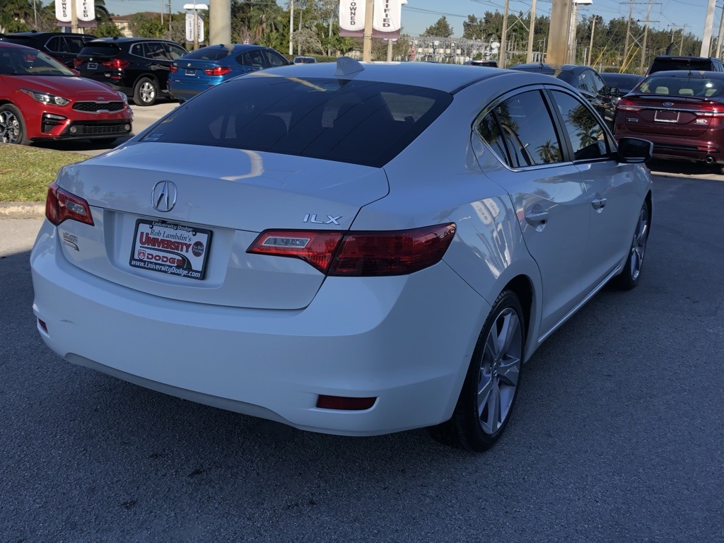 In Network Pre Owned 2011 Bmw 3 Series 328i Xdrive Awd 4d Sedan