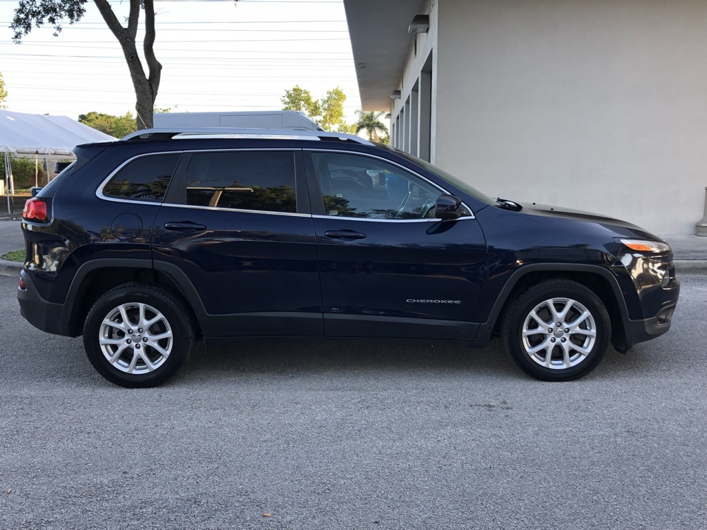 In Network Pre Owned 2015 Jeep Cherokee Latitude FWD 4D Sport Utility