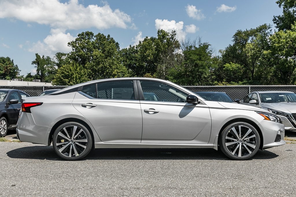 New 2020 Nissan Altima 2.5 SR FWD 4D Sedan