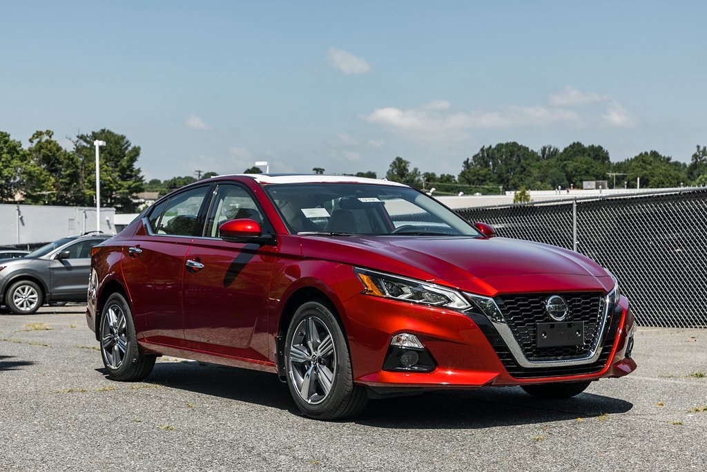 New 2020 Nissan Altima 2.5 SV AWD 4D Sedan